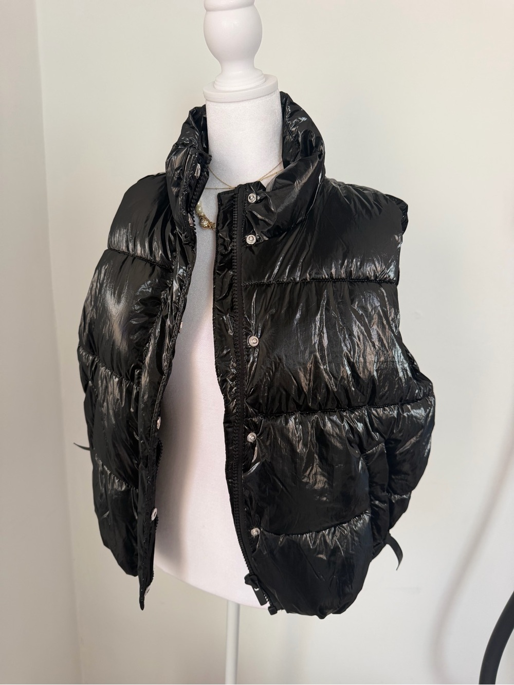 PINK Victoria's Secret HIGH SHINE MARSHMALLOW PUFFER VEST large